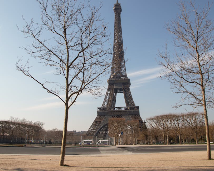 Complete destination guide to paris for first timers featured
